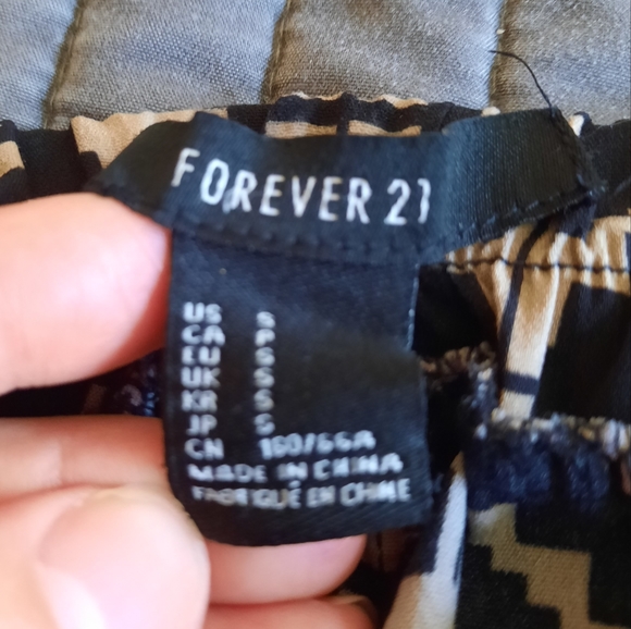 Forever 21 Patterned Pants - Picture 3 of 4